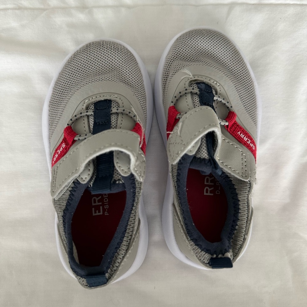 Sperry toddler shoes size 6
